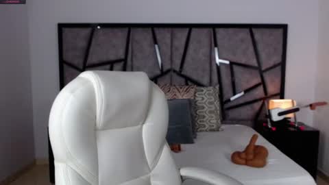 Katya Ruiz online show from 01.16.25