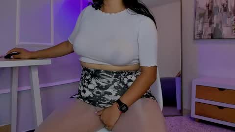 Snapshot of katyah_ chatting on 05.19.26 katya online show from 05.19.26