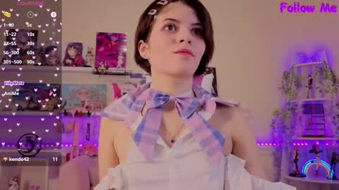 Snapshot of katyazaitseva chatting on 11.22.25 Katya online show from 11.22.25