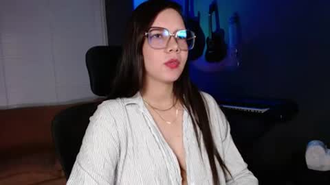 Snapshot of kay_avrill chatting on 07.15.26 Kay online show from 07.15.26