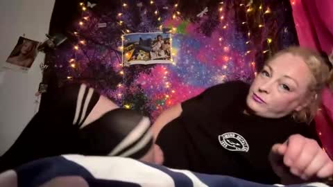 kay_la online show from 09.11.25