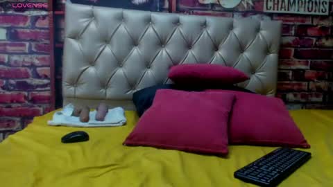 Kaya Tatte online show from 05.19.26