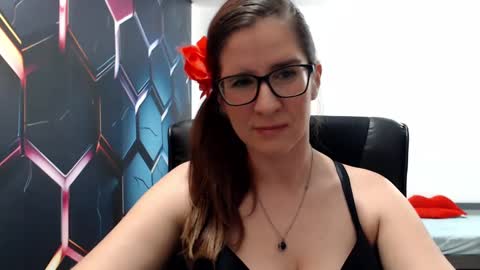 KayaLips online show from 12.18.24