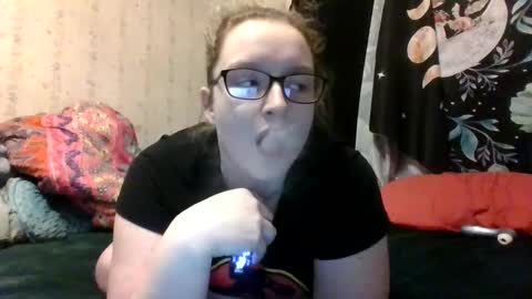 Snapshot of kaybug98 chatting on 03.09.25 kaybug98 online show from 03.09.25