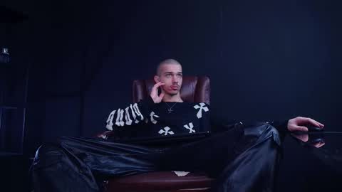 Snapshot of kaydendrew chatting on 12.21.25 KaydenDrew online show from 12.21.25