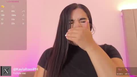 Snapshot of kaylarossi chatting on 11.18.25 Kayla online show from 11.18.25