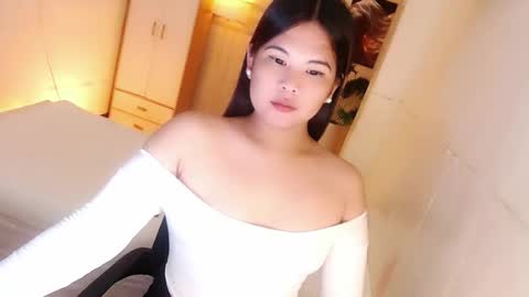 Snapshot of kayleepinay chatting on 11.08.25 Y O U R F U T U R E K A Y L E E online show from 11.08.25