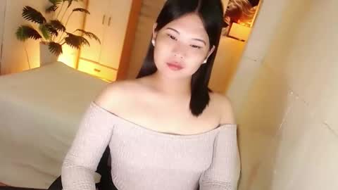 Snapshot of kayleepinay chatting on 11.28.25 Y O U R F U T U R E K A Y L E E online show from 11.28.25