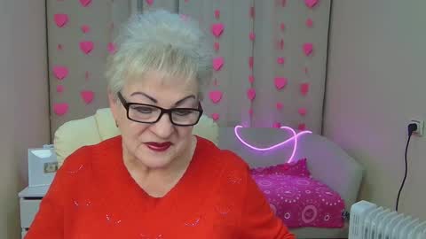 Snapshot of kaylesmoll chatting on 02.04.26 kaylesmoll online show from 02.04.26