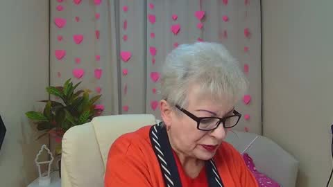 Snapshot of kaylesmoll chatting on 02.06.26 kaylesmoll online show from 02.06.26