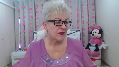 Snapshot of kaylesmoll chatting on 02.07.26 kaylesmoll online show from 02.07.26