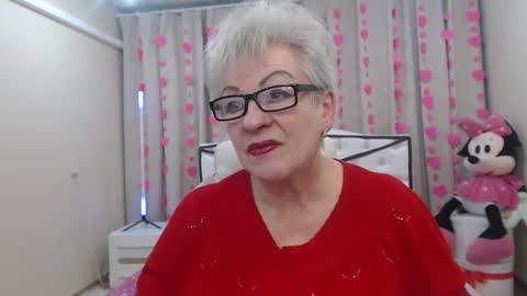 Snapshot of kaylesmoll chatting on 02.11.26 kaylesmoll online show from 02.11.26