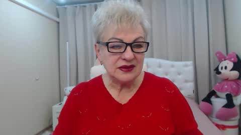 Snapshot of kaylesmoll chatting on 02.18.26 kaylesmoll online show from 02.18.26