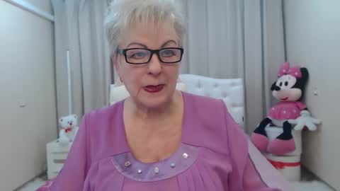 Snapshot of kaylesmoll chatting on 03.03.26 kaylesmoll online show from 03.03.26