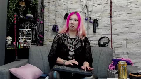 Snapshot of kaziaswart chatting on 12.13.24 Miss Kazia online show from 12.13.24