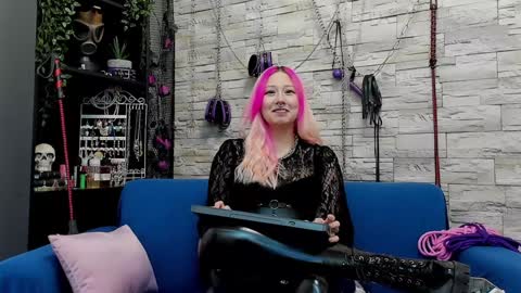 Snapshot of kaziaswart chatting on 12.20.24 Miss Kazia online show from 12.20.24