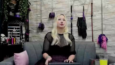 Snapshot of kaziaswart chatting on 10.20.25 Miss Kazia online show from 10.20.25