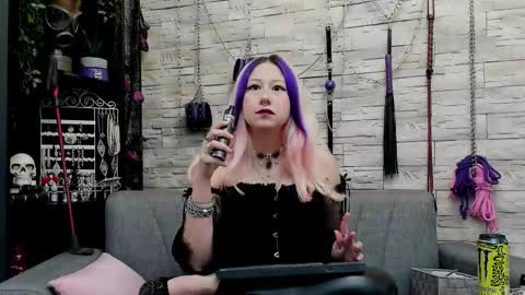 Snapshot of kaziaswart chatting on 11.19.25 Miss Kazia online show from 11.19.25