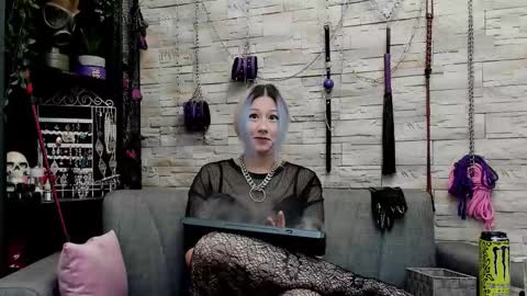 Snapshot of kaziaswart chatting on 12.19.25 Miss Kazia online show from 12.19.25