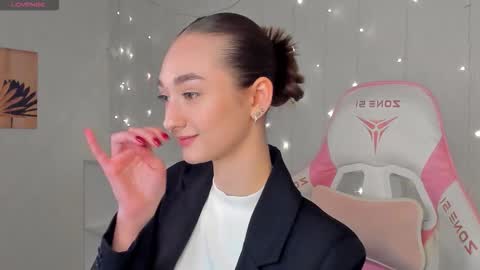 Snapshot of ke1ly_powell chatting on 02.16.26 Kelly GMT 2 Su We Th Fr Sa 0300AM-09-00AM online show from 02.16.26