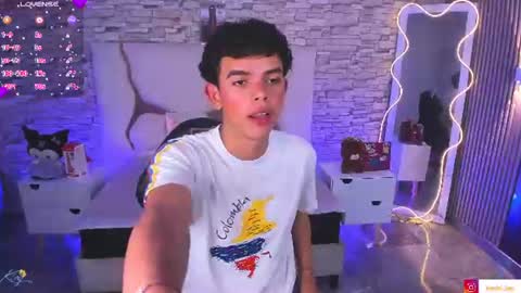 Snapshot of keahi_tay chatting on 06.12.26 keahi online show from 06.12.26