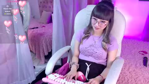 Snapshot of keiko_amane chatting on 04.30.26 online show from 04.30.26