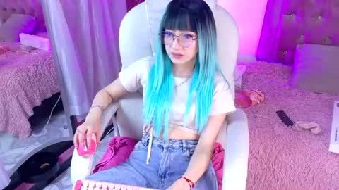 Snapshot of keiko_amane chatting on 05.01.26 online show from 05.01.26