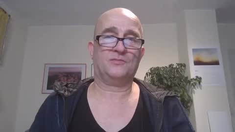 Snapshot of keilie1 chatting on 12.28.24 keilie1 online show from 12.28.24