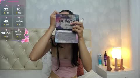 Snapshot of keily_garcia chatting on 12.14.25 Keily online show from 12.14.25