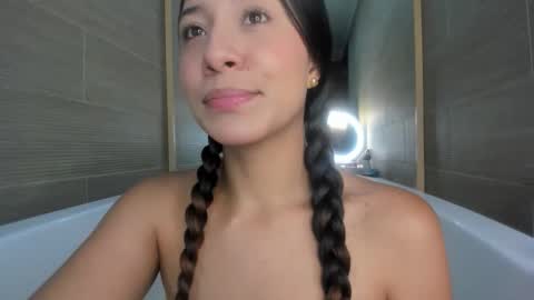 keiry_gonzalez11_aws online show from 10.08.25