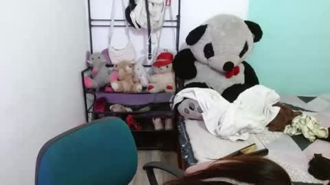 annie rosse16 online show from 10.28.25