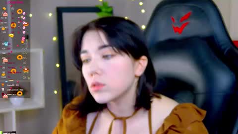 Snapshot of kelly_fooxx chatting on 12.04.25 Kelly online show from 12.04.25