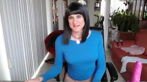 Snapshot of kellyannelynn chatting on 01.04.25 kellyanne Lynn but please call me fucktoy online show from 01.04.25