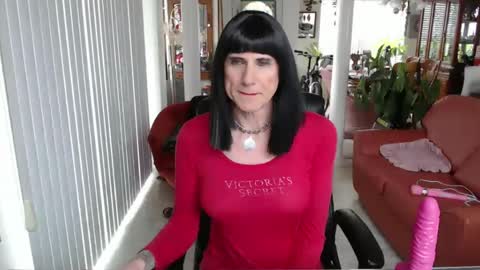 Snapshot of kellyannelynn chatting on 02.08.25 kellyanne Lynn but please call me fucktoy online show from 02.08.25