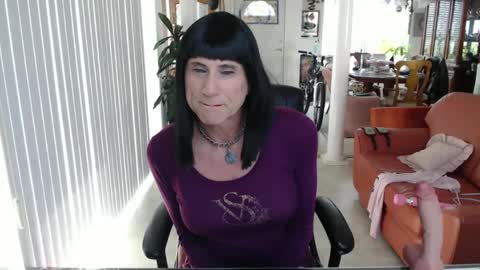 Snapshot of kellyannelynn chatting on 09.13.25 kellyanne Lynn but please call me fucktoy online show from 09.13.25