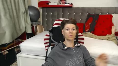 Snapshot of kellynumber chatting on 05.16.26 kelly online show from 05.16.26