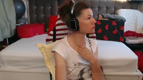 Snapshot of kellynumber chatting on 05.22.26 kelly online show from 05.22.26