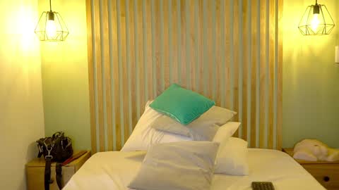 Snapshot of kellytesh chatting on 01.11.25 Kelly online show from 01.11.25