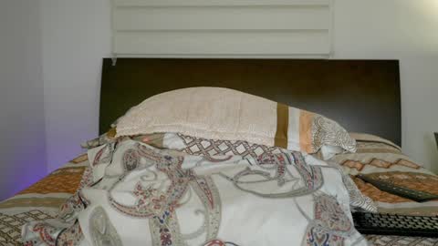 Snapshot of kellytesh chatting on 03.10.25 Kelly online show from 03.10.25