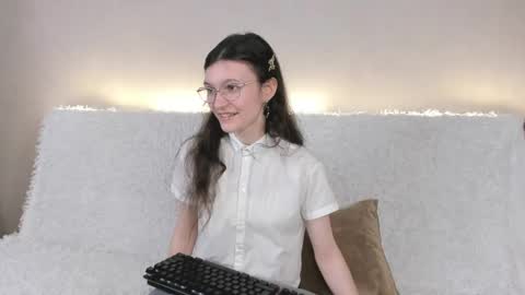 Snapshot of kelsirabenold chatting on 05.18.26 Kelsirabenold online show from 05.18.26