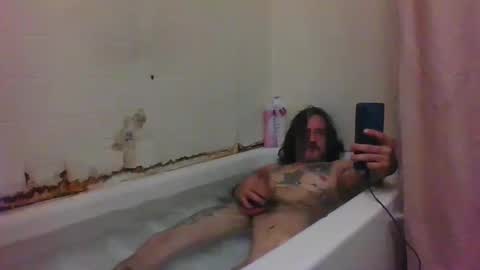 Snapshot of kem3xtreme chatting on 12.22.25 kem3xtreme online show from 12.22.25