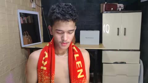 Snapshot of ken_bigcockxx chatting on 02.03.25 Ken online show from 02.03.25