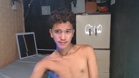 Snapshot of ken_bigcockxx chatting on 02.06.25 Ken online show from 02.06.25