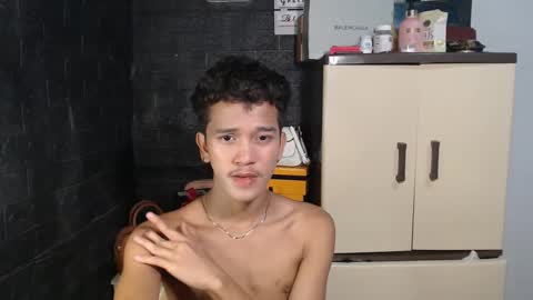 Snapshot of ken_bigcockxx chatting on 02.17.25 Ken online show from 02.17.25