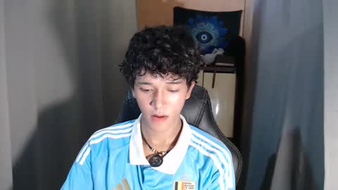 Snapshot of ken_bigcockxx chatting on 10.03.25 Ken online show from 10.03.25