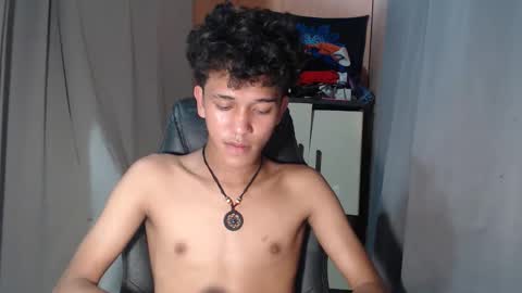 Snapshot of ken_bigcockxx chatting on 10.20.25 Ken online show from 10.20.25