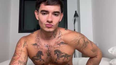 Snapshot of kenboyea_ chatting on 09.20.25 luis carlos esteban online show from 09.20.25