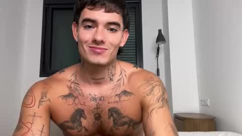 Snapshot of kenboyea_ chatting on 09.22.25 luis carlos esteban online show from 09.22.25