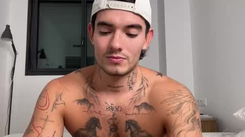 Snapshot of kenboyea_ chatting on 10.16.25 luis carlos esteban online show from 10.16.25