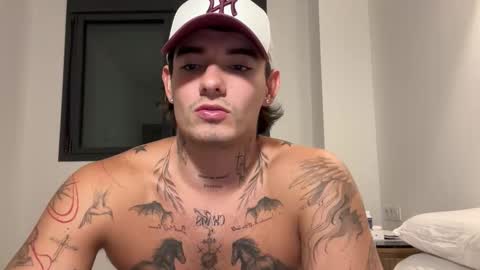 Snapshot of kenboyea_ chatting on 10.25.25 luis carlos esteban online show from 10.25.25